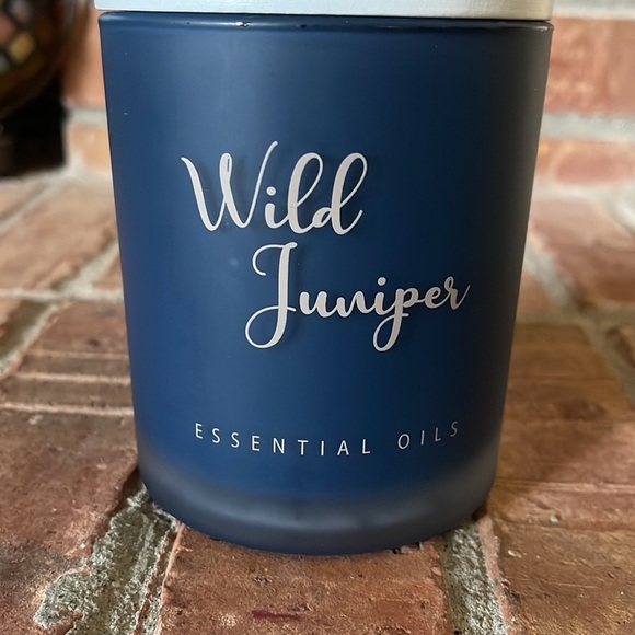 NEW Wolf + Lamb Wild Juniper Jar Candle - Picture 2 of 6